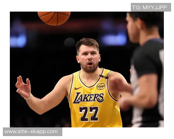 雷迪克称赞文森特在东契奇和小里身边有潜力适合担任首发位置